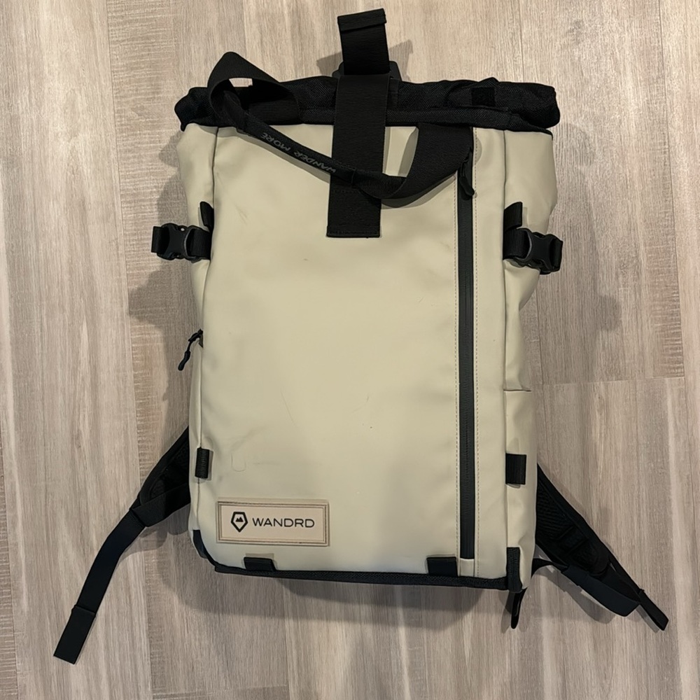 LIKE NEW Wandrd Prvke 21L Backpack Photography Bundle Yuma Tan